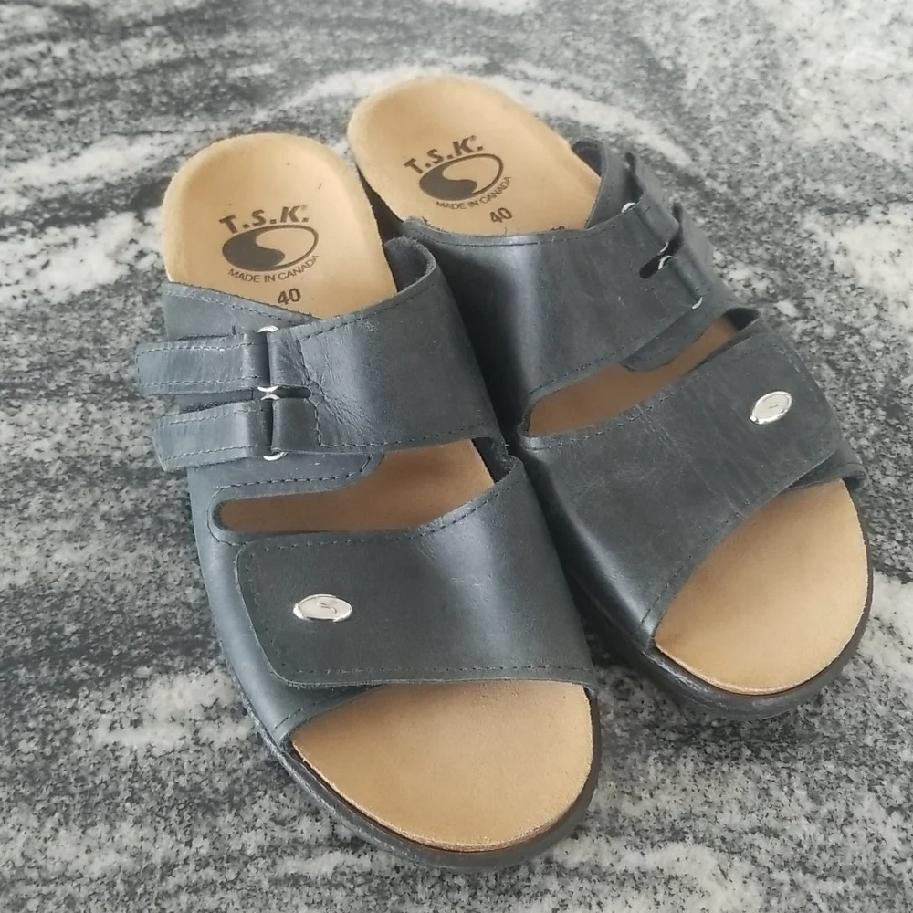 T.S.K. Made in Canada ❤ Sz 40 ❤ Like New ❤ Handmade Sustainable Leather European - Picture 1 of 10